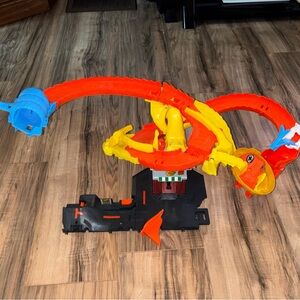 Hot Wheels City Pizza Slam Cobra Attack Playset